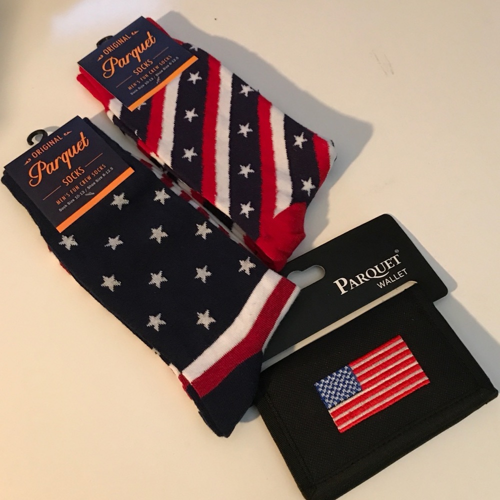 Parquet Patriotic Gift Set 2 Pair Stars & Stripes Crew Socks + Tri-Fold Wallet